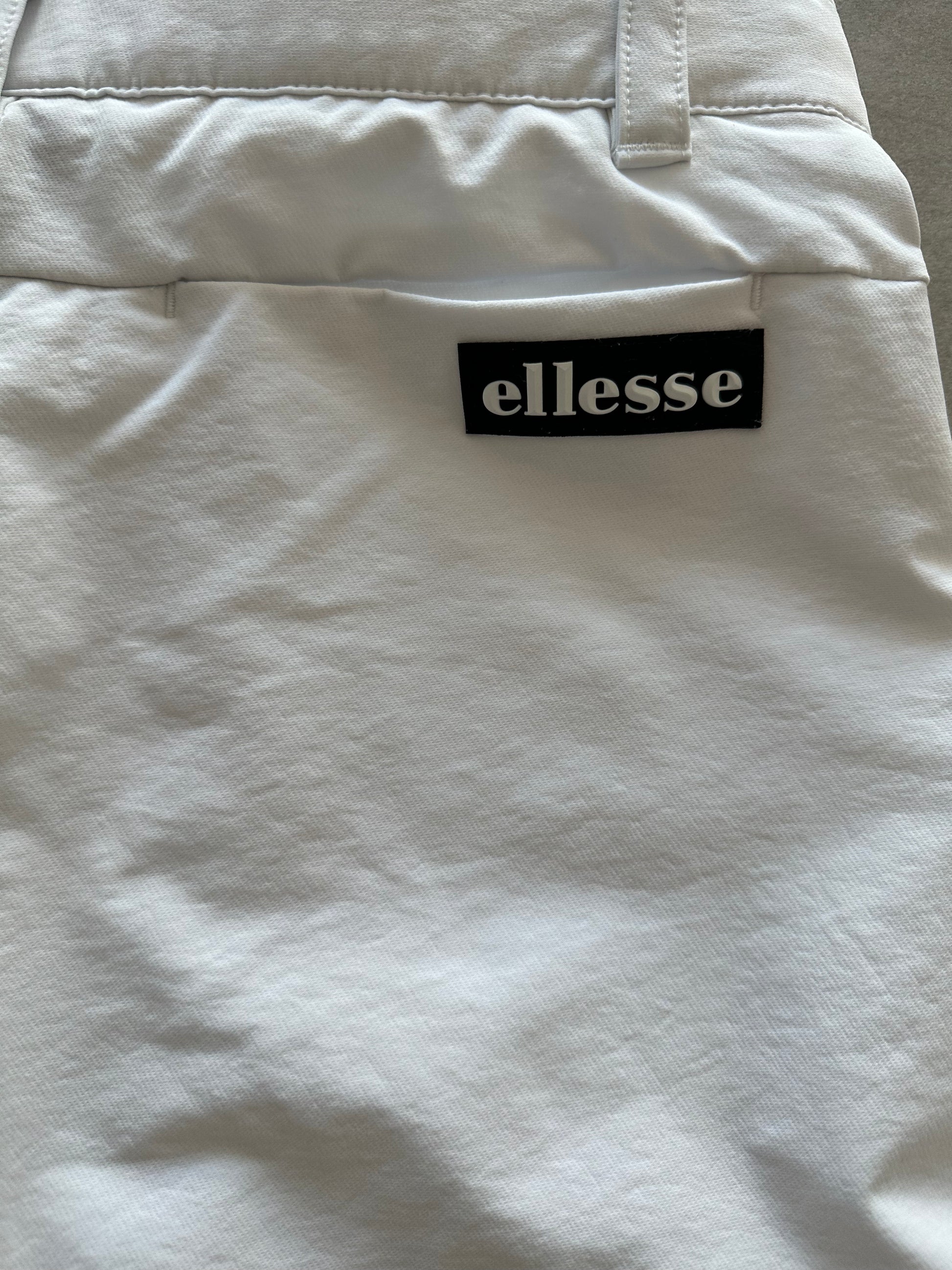 Pantaloni scurți Ellesse - M - Femei - Shop Smart